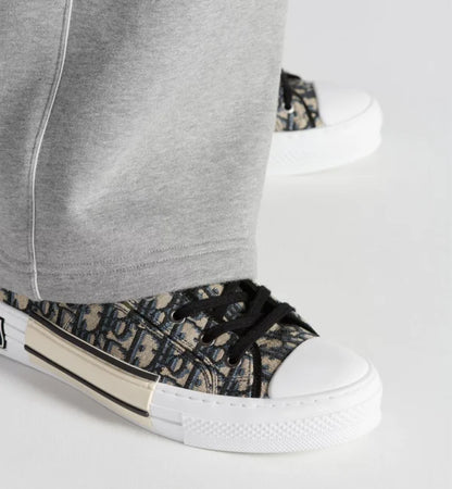 B23 League Low-Top Sneaker